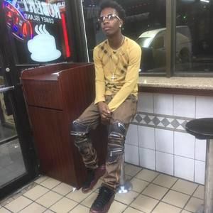 Meet your Posher, Dontez